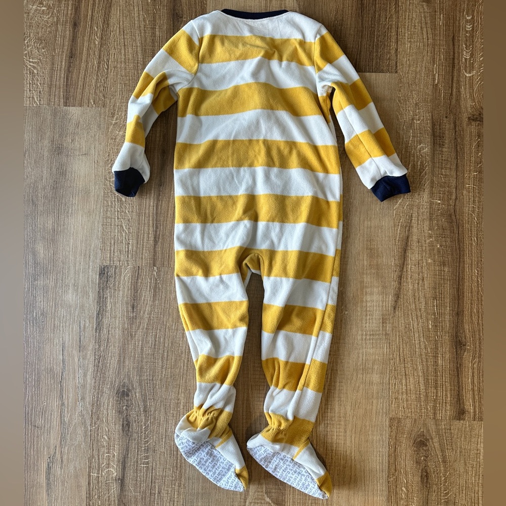 Carter’s Fleece Pajamas 3T - Picture 3 of 3